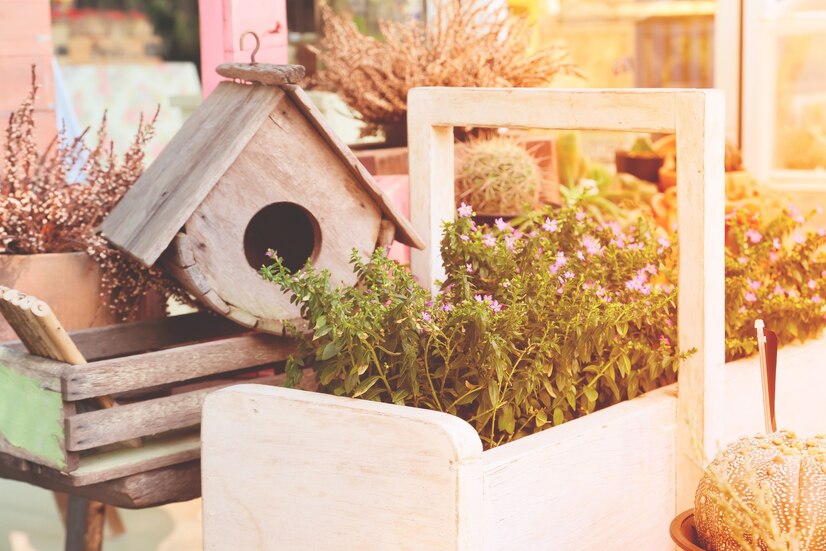 Récupération d'objets pour décorer le jardin